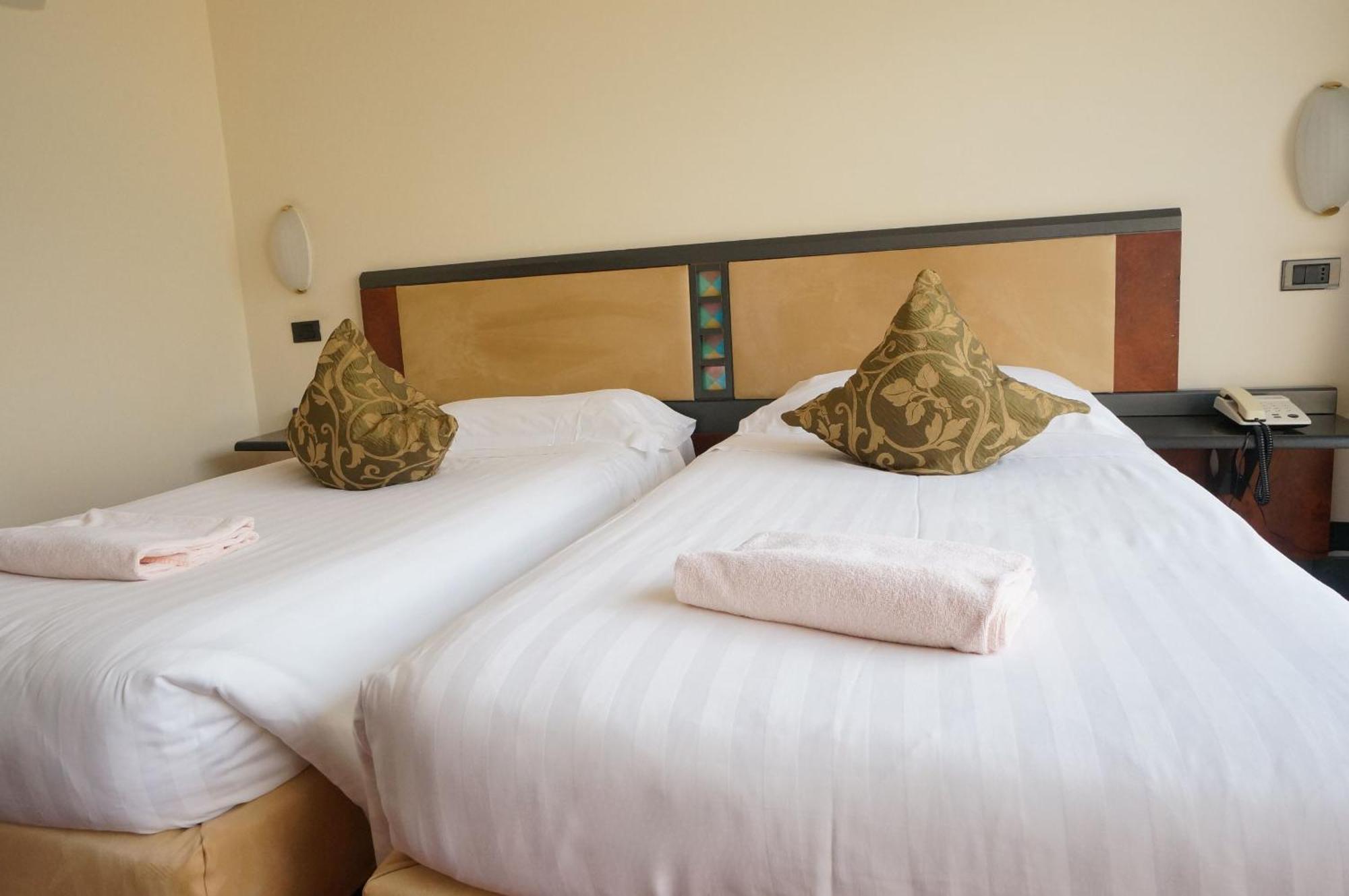 Majestic Palace Malcesine Phòng bức ảnh